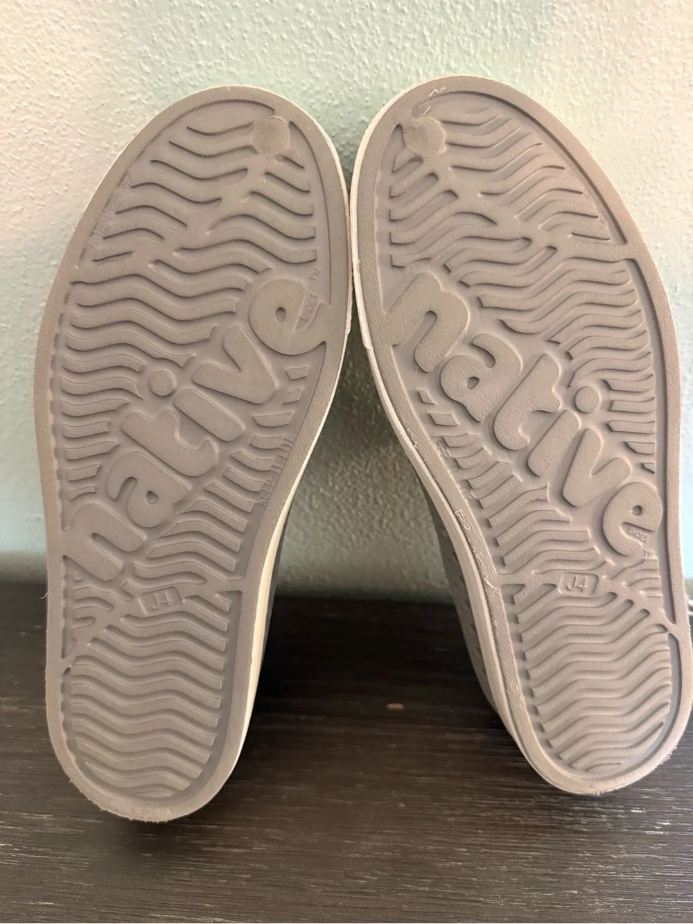 Native Jefferson Gray Slip-On Sneaker Sandals Big Kid Size 4 Outdoor Summer